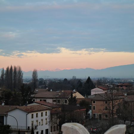 Hotel Villa Malaspina Castel d'Azzano Esterno foto