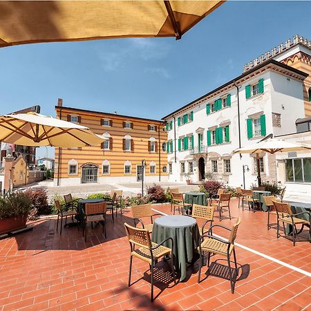 Hotel Villa Malaspina Castel d'Azzano Esterno foto