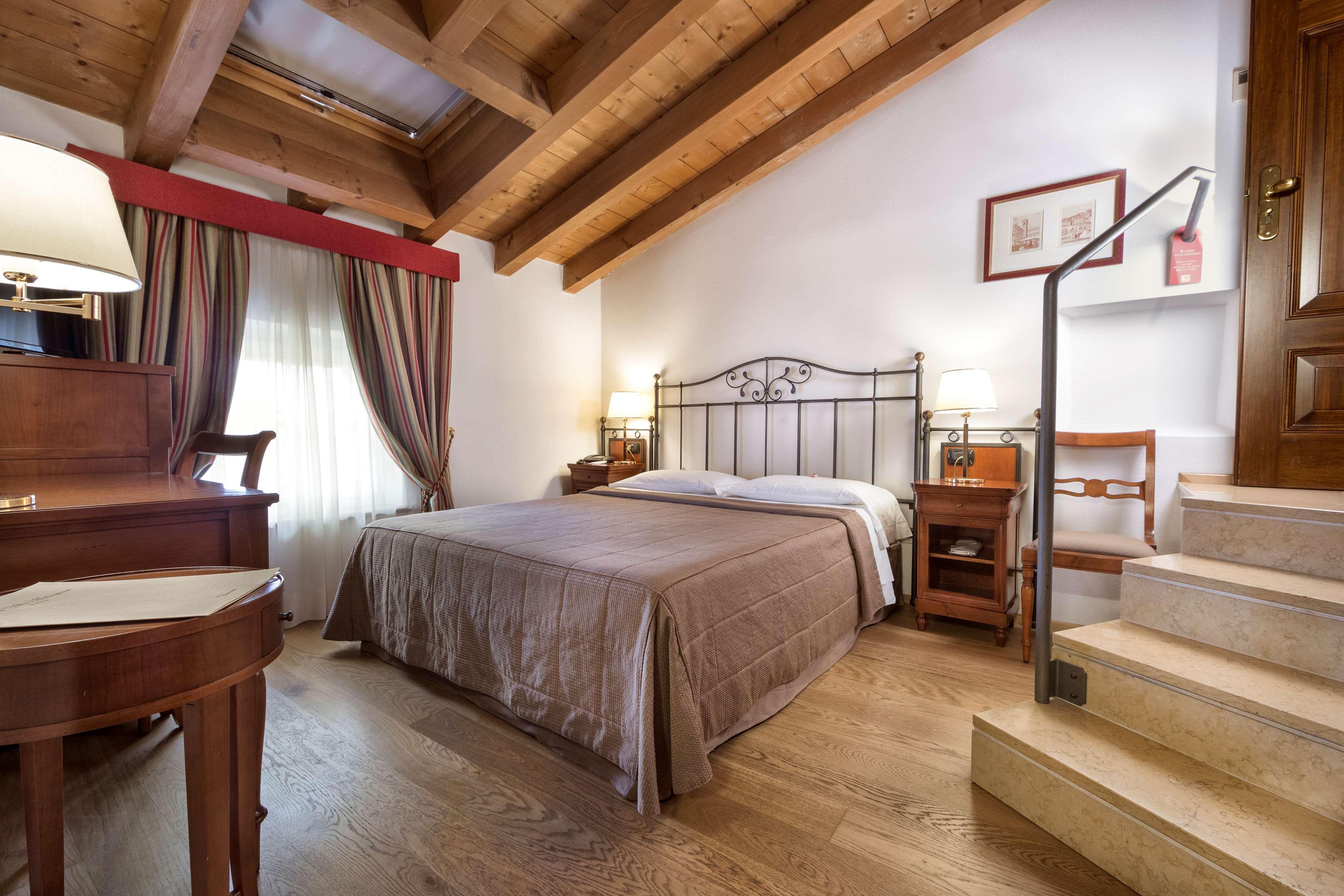 Hotel Villa Malaspina Castel d'Azzano Esterno foto