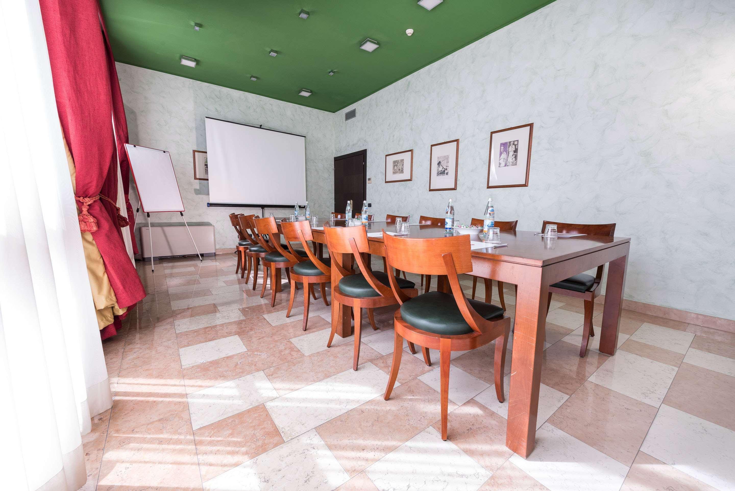 Hotel Villa Malaspina Castel d'Azzano Esterno foto
