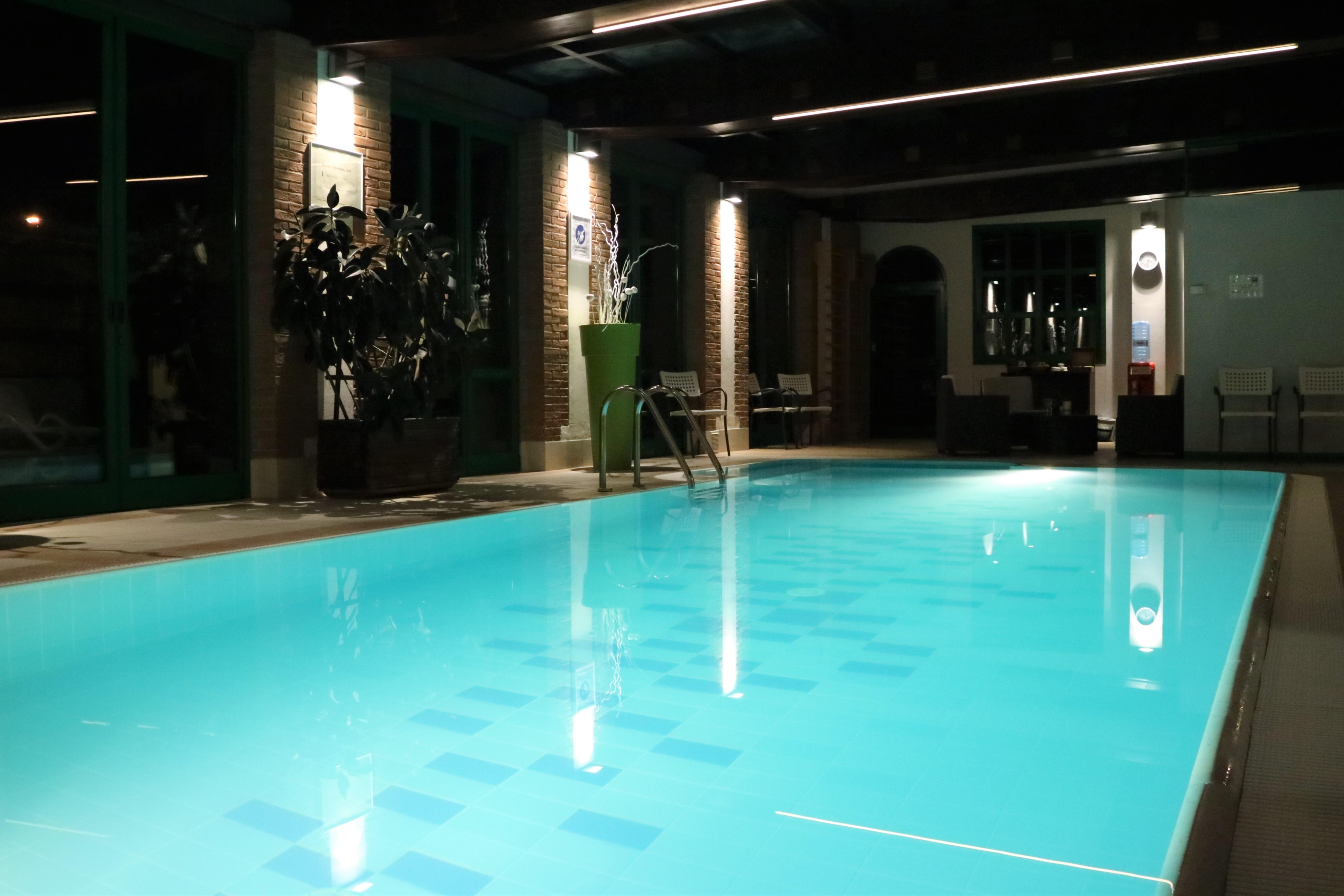 Hotel Villa Malaspina Castel d'Azzano Esterno foto