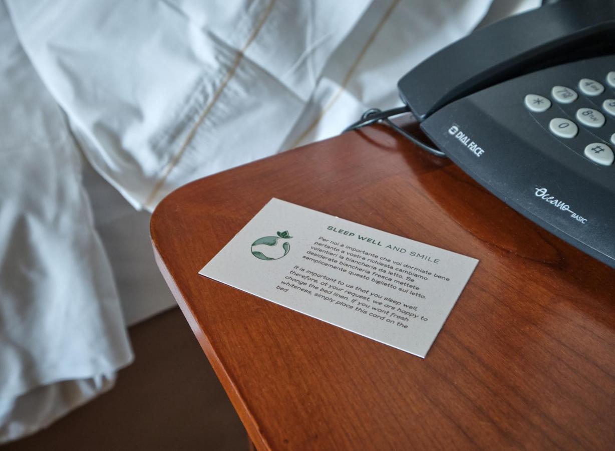 Hotel Villa Malaspina Castel d'Azzano Esterno foto